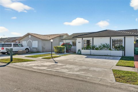 Купить виллу или дом в Майами, Флорида 3 спальни, 140м2, № 1996699 - фото 6