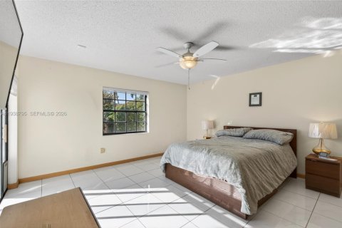 Купить виллу или дом в Майами, Флорида 3 спальни, 140м2, № 1996699 - фото 27