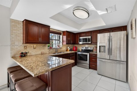 Купить виллу или дом в Майами, Флорида 3 спальни, 140м2, № 1996699 - фото 22