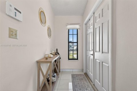 Купить виллу или дом в Майами, Флорида 3 спальни, 140м2, № 1996699 - фото 12