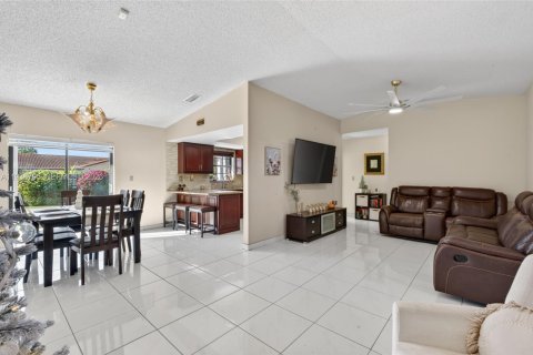 Купить виллу или дом в Майами, Флорида 3 спальни, 140м2, № 1996699 - фото 14