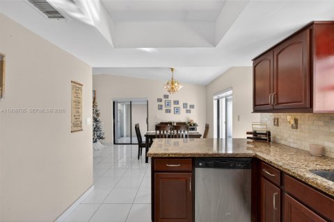 Купить виллу или дом в Майами, Флорида 3 спальни, 140м2, № 1996699 - фото 25