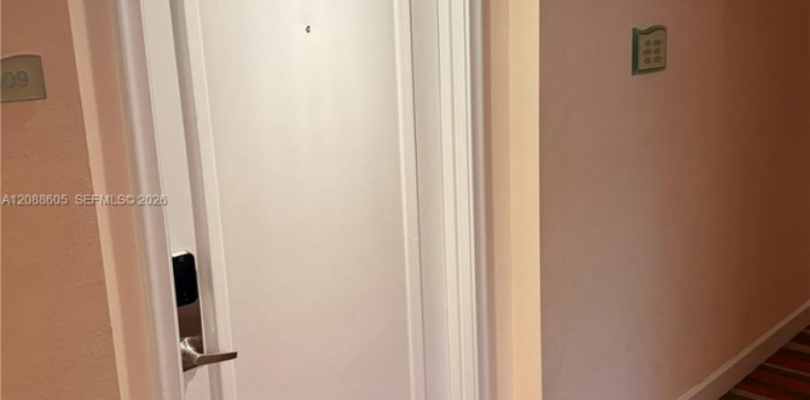 Condo à Aventura, Floride, 2 chambres  № 2365314