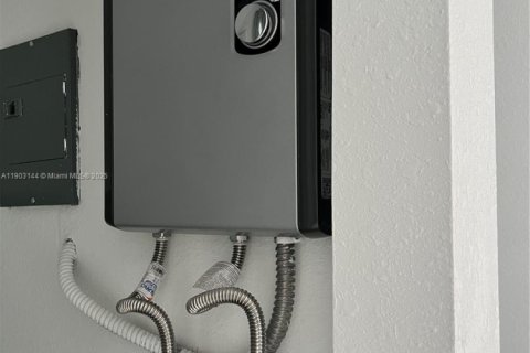 Townhouse in Miami, Florida 3 bedrooms, 124.02 sq.m. № 2052809 - photo 15