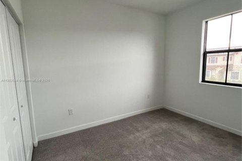 Townhouse in Miami, Florida 3 bedrooms, 124.02 sq.m. № 2052809 - photo 13