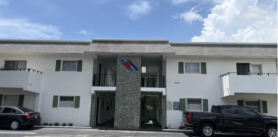 Condo à Pompano Beach, Floride, 2 chambres № 2250926