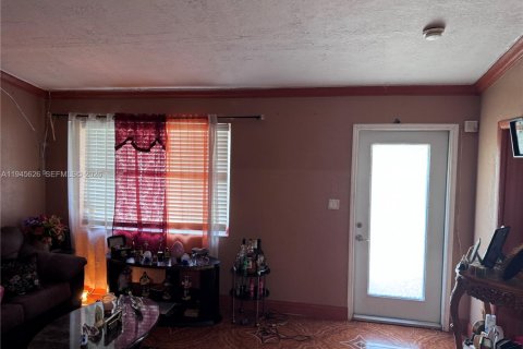 Villa ou maison à vendre à North Miami, Floride: 4 chambres, 141.3 m2 № 2029491 - photo 8