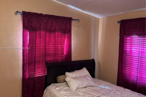 Villa ou maison à vendre à North Miami, Floride: 4 chambres, 141.3 m2 № 2029491 - photo 3