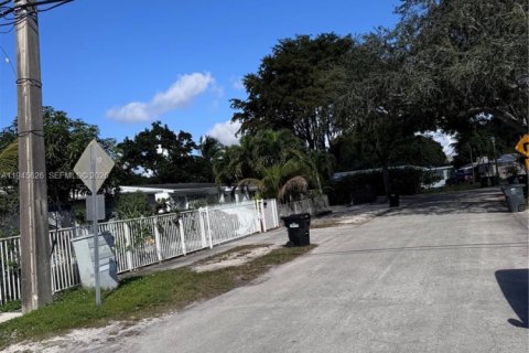 Villa ou maison à vendre à North Miami, Floride: 4 chambres, 141.3 m2 № 2029491 - photo 13