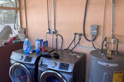 Villa ou maison à vendre à North Miami, Floride: 4 chambres, 141.3 m2 № 2029491 - photo 10