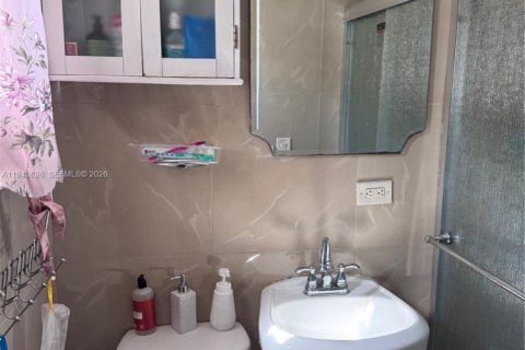 Villa ou maison à vendre à North Miami, Floride: 4 chambres, 141.3 m2 № 2029491 - photo 5