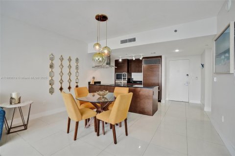 Condominio en venta en Miami, Florida, 1 dormitorio, 78.22 m2 № 1933085 - foto 5