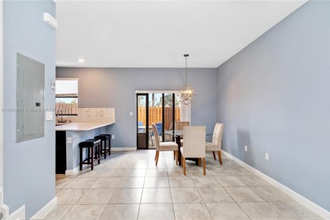 Touwnhouse à vendre à Homestead, Floride: 3 chambres, 138.24 m2 № 1945878 - photo 8