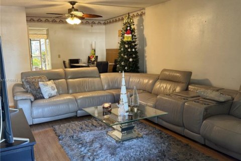 Condominio en venta en Bradenton, Florida, 2 dormitorios, 97.55 m2 № 1984923 - foto 4