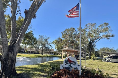 Condominio en venta en Bradenton, Florida, 2 dormitorios, 97.55 m2 № 1984923 - foto 2