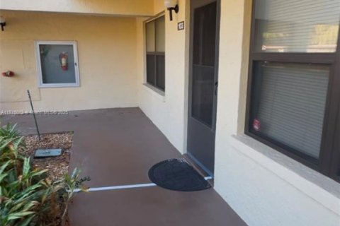 Condominio en venta en Bradenton, Florida, 2 dormitorios, 97.55 m2 № 1984923 - foto 1