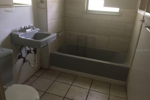 House in Edgewater, Florida 4 bedrooms, 207.36 sq.m. № 2104374 - photo 7