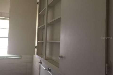 House in Edgewater, Florida 4 bedrooms, 207.36 sq.m. № 2104374 - photo 8