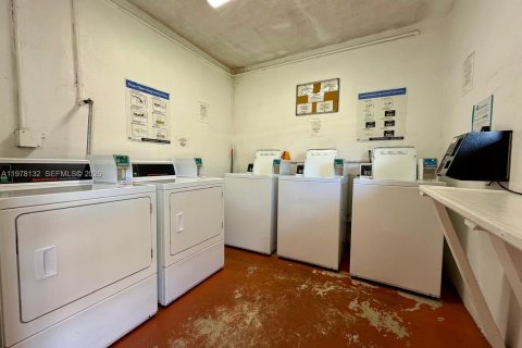 Снять в аренду кондоминиум в Майами, Флорида 1 спальня, 58.71м2, № 2046438 - фото 16