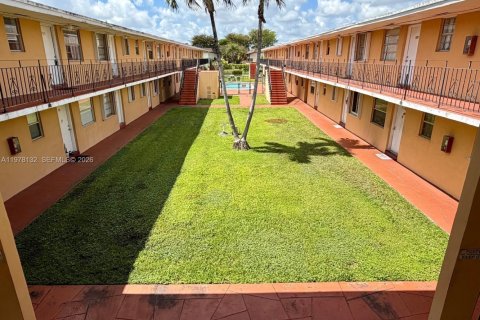 Снять в аренду кондоминиум в Майами, Флорида 1 спальня, 58.71м2, № 2046438 - фото 15