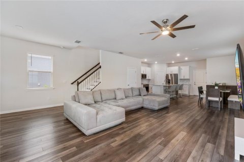 Casa en venta en Orlando, Florida, 3 dormitorios, 159.05 m2 № 1908657 - foto 3