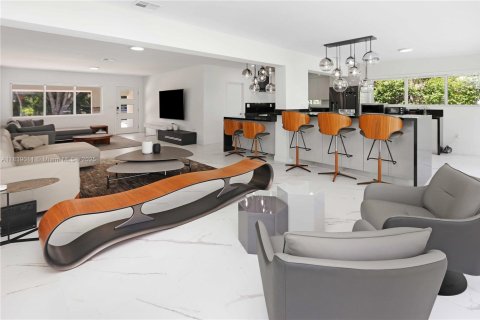 Casa en alquiler en North Miami, Florida, 3 dormitorios, 134.34 m2 № 1825680 - foto 10