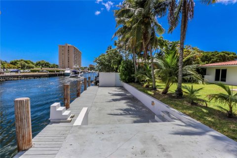 Casa en alquiler en North Miami, Florida, 3 dormitorios, 134.34 m2 № 1825680 - foto 1
