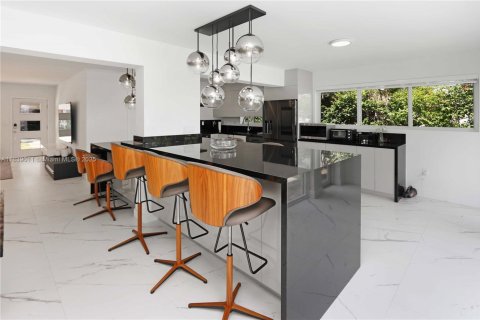 Casa en alquiler en North Miami, Florida, 3 dormitorios, 134.34 m2 № 1825680 - foto 12