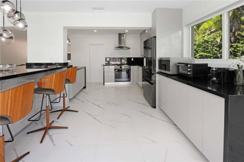 Casa en alquiler en North Miami, Florida, 3 dormitorios, 134.34 m2 № 1825680 - foto 19