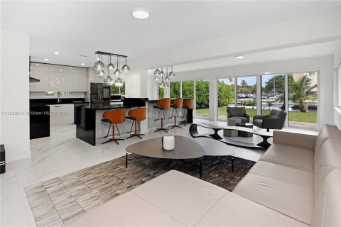 Casa en alquiler en North Miami, Florida, 3 dormitorios, 134.34 m2 № 1825680 - foto 7