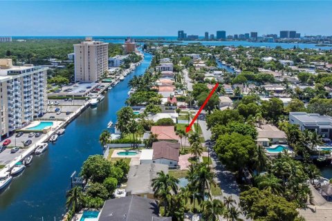 Casa en alquiler en North Miami, Florida, 3 dormitorios, 134.34 m2 № 1825680 - foto 2