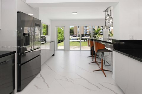 Casa en alquiler en North Miami, Florida, 3 dormitorios, 134.34 m2 № 1825680 - foto 16