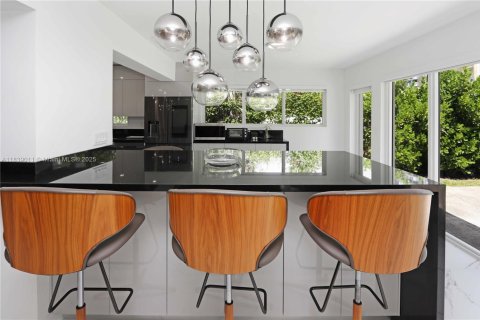 Casa en alquiler en North Miami, Florida, 3 dormitorios, 134.34 m2 № 1825680 - foto 13