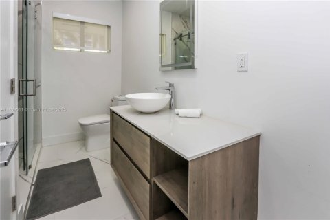 Casa en alquiler en North Miami, Florida, 3 dormitorios, 134.34 m2 № 1825680 - foto 29