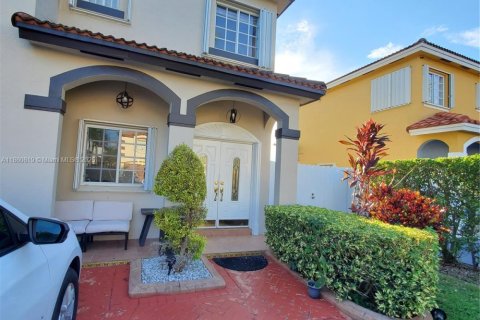 Villa ou maison à vendre à Miami, Floride: 3 chambres, 171.68 m2 № 1889652 - photo 3