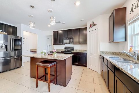 House in Groveland, Florida 4 bedrooms, 184.88 sq.m. № 2237429 - photo 13
