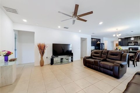 House in Groveland, Florida 4 bedrooms, 184.88 sq.m. № 2237429 - photo 9