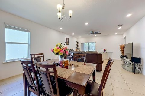 House in Groveland, Florida 4 bedrooms, 184.88 sq.m. № 2237429 - photo 19
