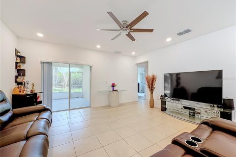 House in Groveland, Florida 4 bedrooms, 184.88 sq.m. № 2237429 - photo 8