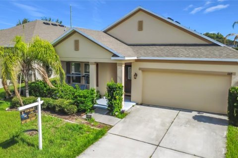 House in Groveland, Florida 4 bedrooms, 184.88 sq.m. № 2237429 - photo 2