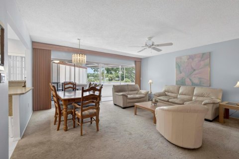 Copropriété à vendre à Royal Palm Beach, Floride: 2 chambres, 100.33 m2 № 2175334 - photo 14