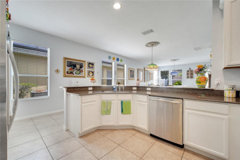 House in Winter Garden, Florida 3 bedrooms, 153.29 sq.m. № 1679315 - photo 12