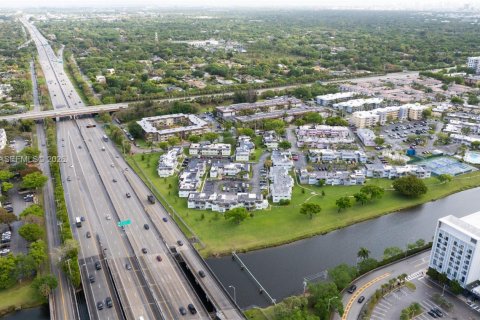 Condominio en venta en Miami, Florida, 1 dormitorio, 61.78 m2 № 2052657 - foto 26