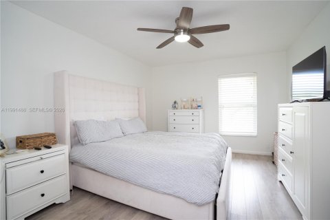 Condominio en venta en Miami, Florida, 1 dormitorio, 61.78 m2 № 2052657 - foto 10