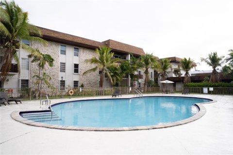 Condominio en venta en Miami, Florida, 1 dormitorio, 61.78 m2 № 2052657 - foto 17