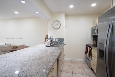 Condominio en venta en Miami, Florida, 1 dormitorio, 61.78 m2 № 2052657 - foto 5