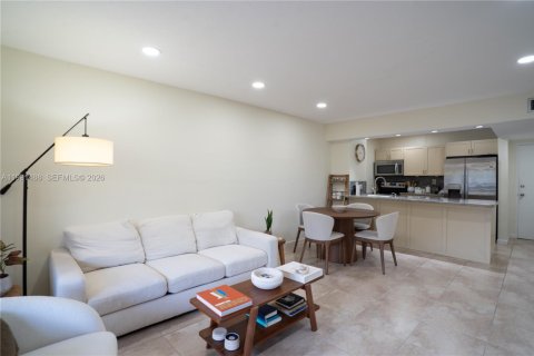 Condominio en venta en Miami, Florida, 1 dormitorio, 61.78 m2 № 2052657 - foto 6