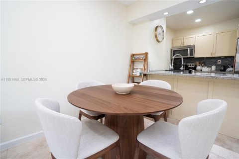 Condominio en venta en Miami, Florida, 1 dormitorio, 61.78 m2 № 2052657 - foto 7