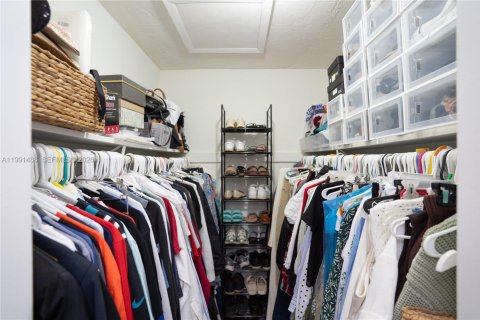 Condominio en venta en Miami, Florida, 1 dormitorio, 61.78 m2 № 2052657 - foto 12