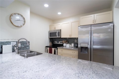 Condominio en venta en Miami, Florida, 1 dormitorio, 61.78 m2 № 2052657 - foto 4